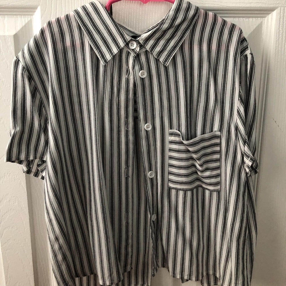 button down crop top